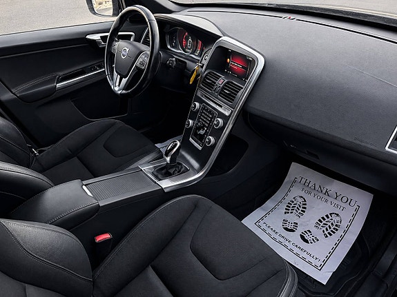 Volvo XC60 11 of 22