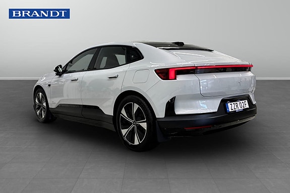 Polestar 4 2 of 5