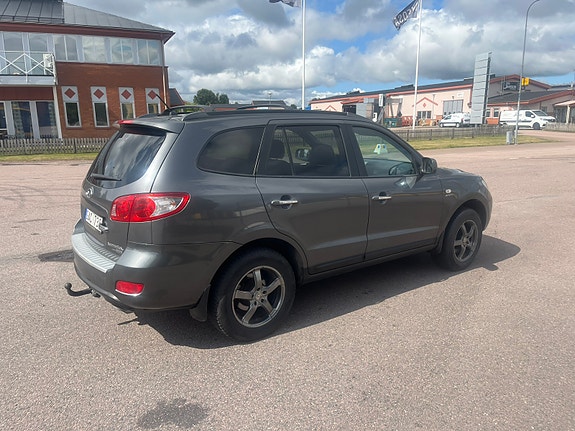 Hyundai Santa Fe 2 of 5