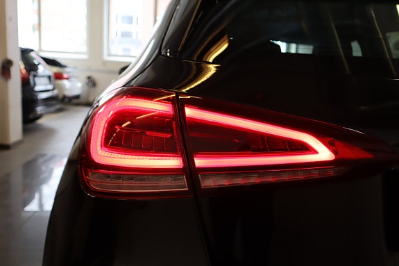 Mercedes-Benz A250 e 17 of 18