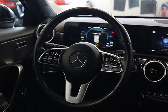 Mercedes-Benz A250 e 10 of 18