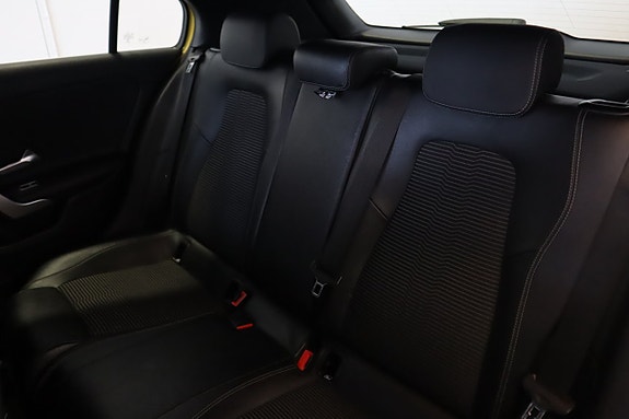 Mercedes-Benz A250 e 14 of 18