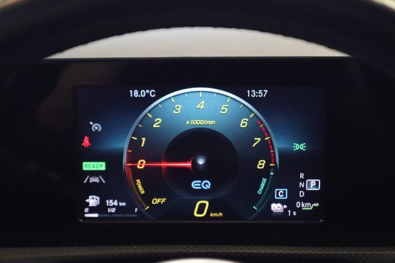 Mercedes-Benz A250 e 8 of 18