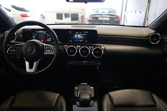 Mercedes-Benz A250 e 12 of 18
