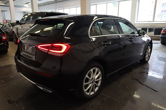 Mercedes-Benz A250 e 16 of 18