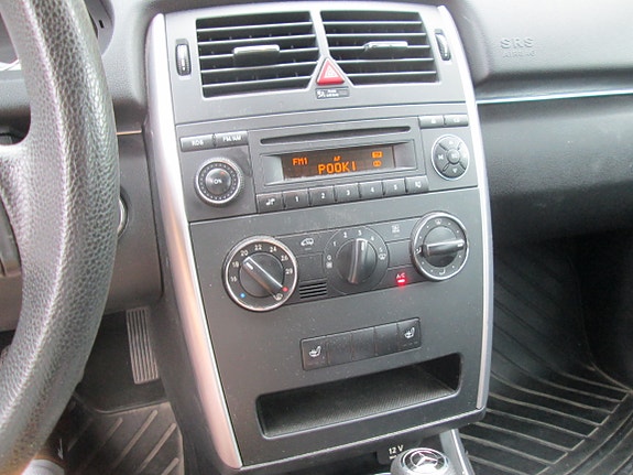 Mercedes-Benz B180 7 of 7