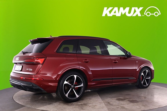 Audi Q7 2 of 26