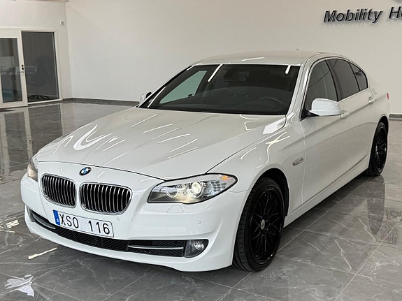 BMW 520d 2 of 5