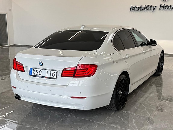 BMW 520d 3 of 5