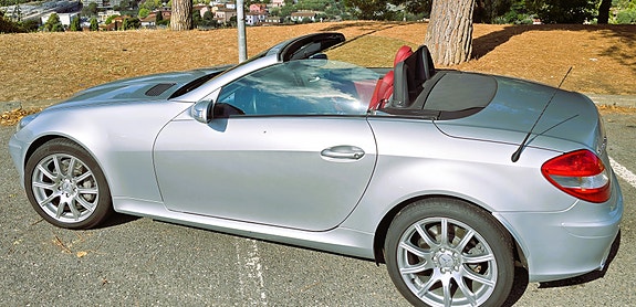 Mercedes-Benz SLK350 2 of 6