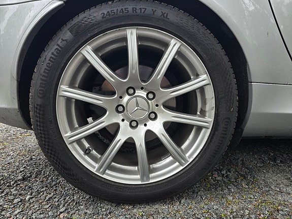 Mercedes-Benz SLK350 4 of 6