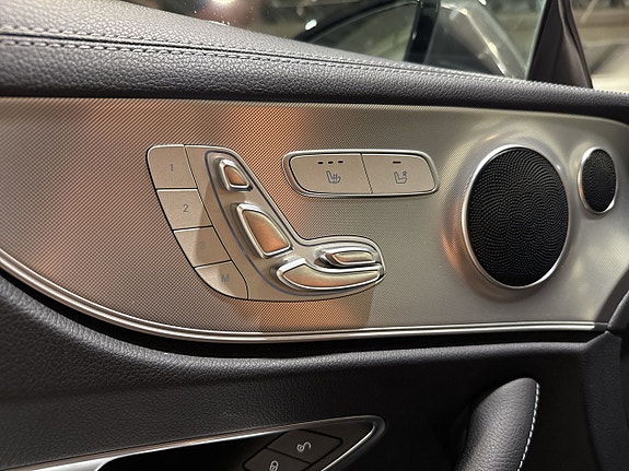 Mercedes-Benz E200 18 of 21