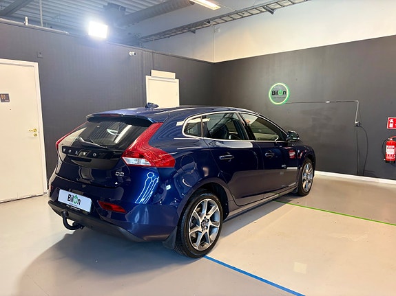 Volvo V40 3 of 5