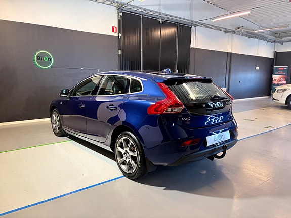 Volvo V40 4 of 5