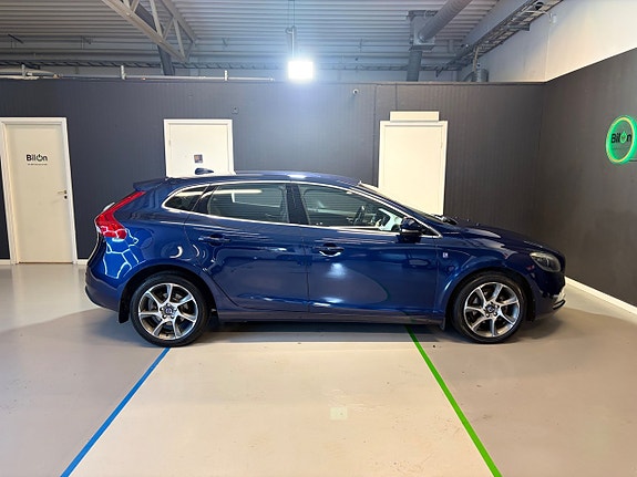 Volvo V40 5 of 5