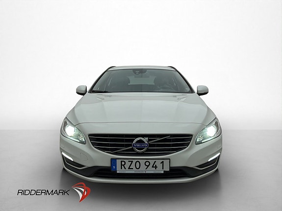 Volvo V60 2 of 5