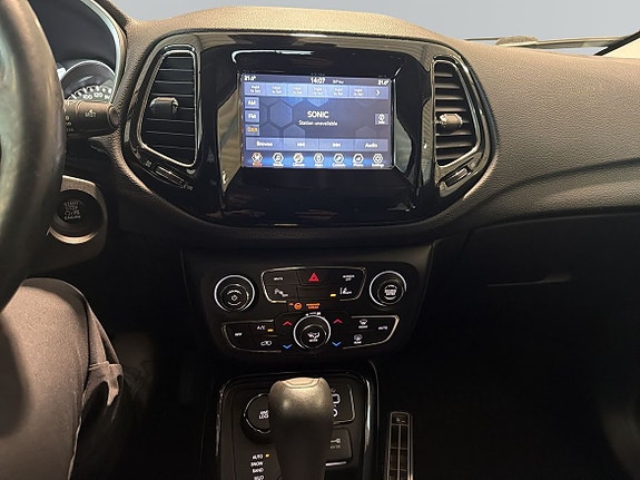 Jeep Compass 15 of 23