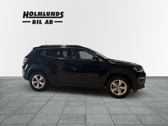 Jeep Compass 17 of 23