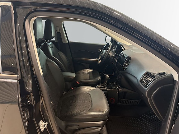 Jeep Compass 6 of 23