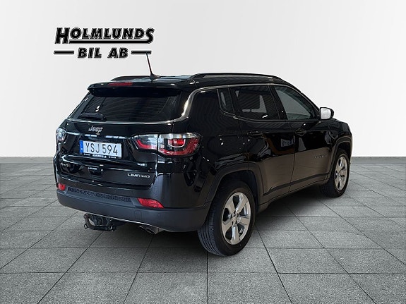 Jeep Compass 18 of 23