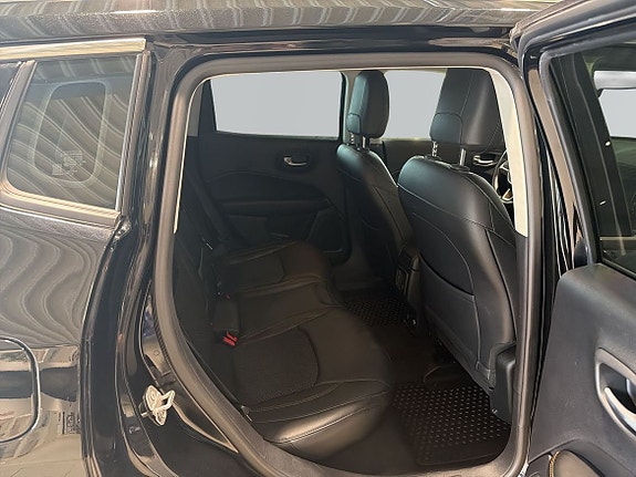 Jeep Compass 7 of 23