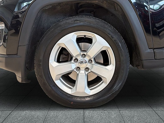 Jeep Compass 16 of 23