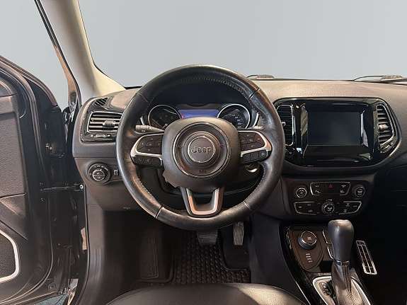 Jeep Compass 9 of 23