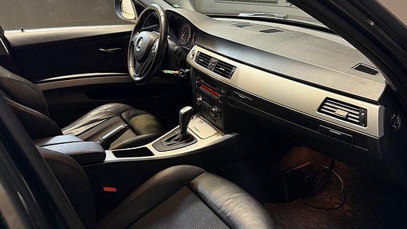 BMW 320 19 of 21