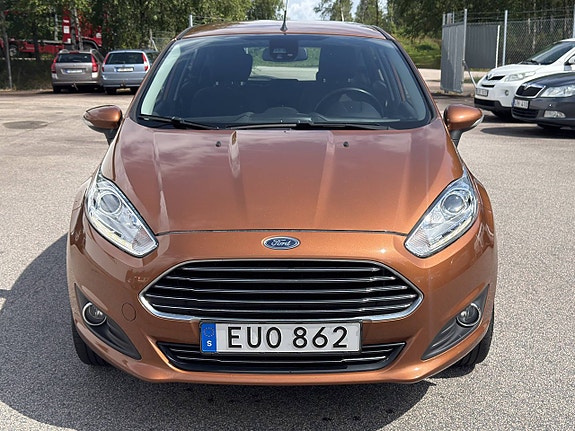 Ford Fiesta 2 of 5