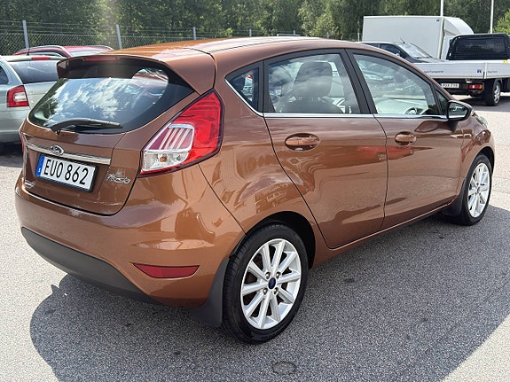 Ford Fiesta 4 of 5