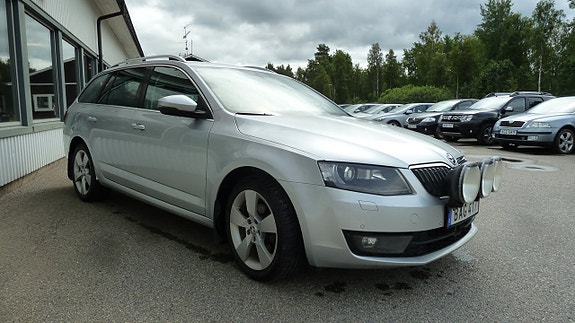 Skoda Octavia 3 of 5