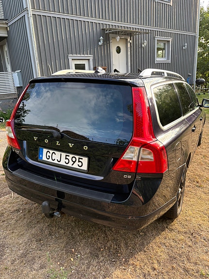 Volvo V70 4 of 5
