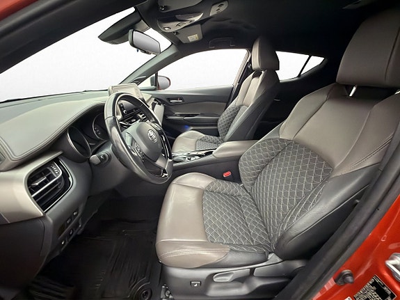 Toyota C-HR 13 of 30