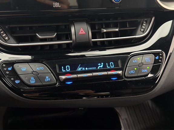 Toyota C-HR 18 of 30
