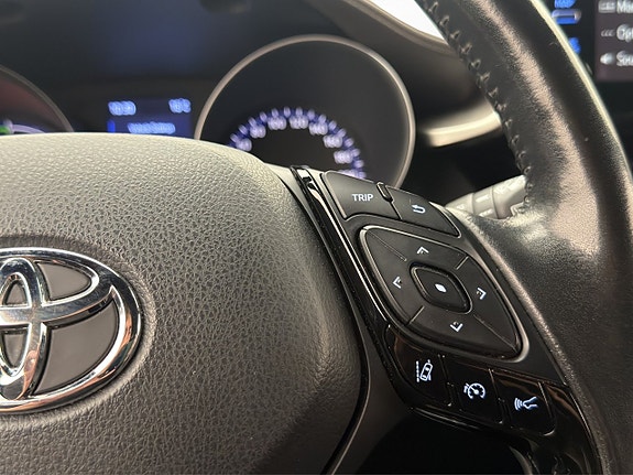 Toyota C-HR 20 of 30