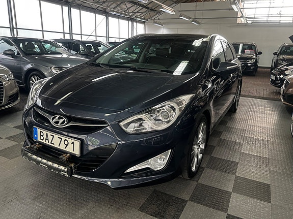 Hyundai i40 2 of 5