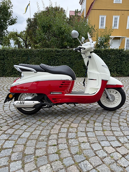 Peugeot Django 2 of 5