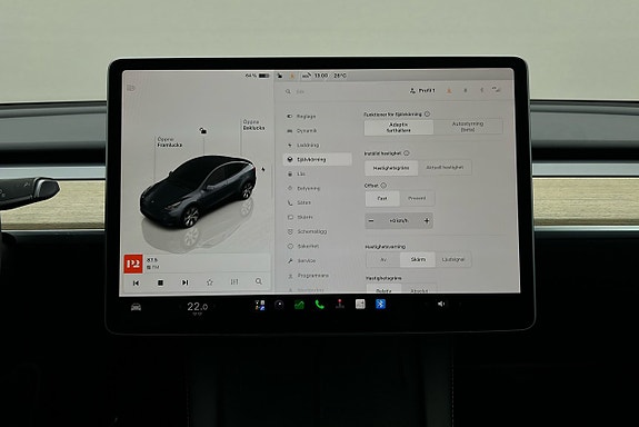 Tesla Model Y 24 of 26
