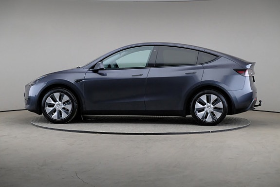 Tesla Model Y 4 of 26
