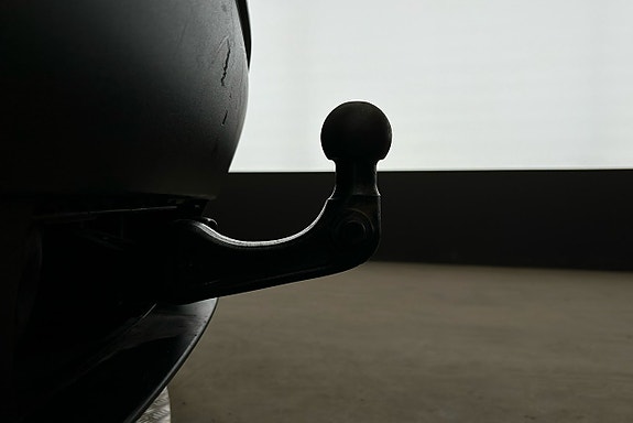 Tesla Model Y 15 of 26