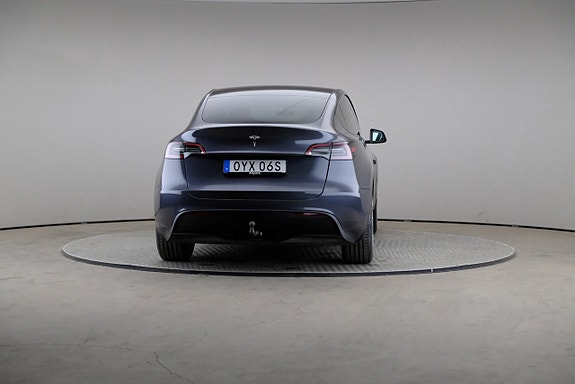Tesla Model Y 5 of 26
