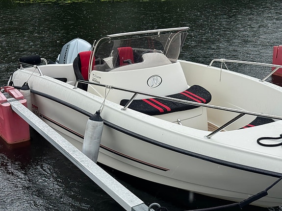 Micore 570 CC offshore 5 of 6