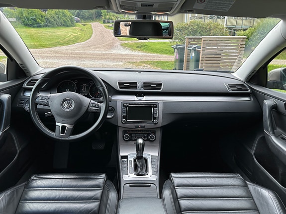 Volkswagen Passat 7 of 16