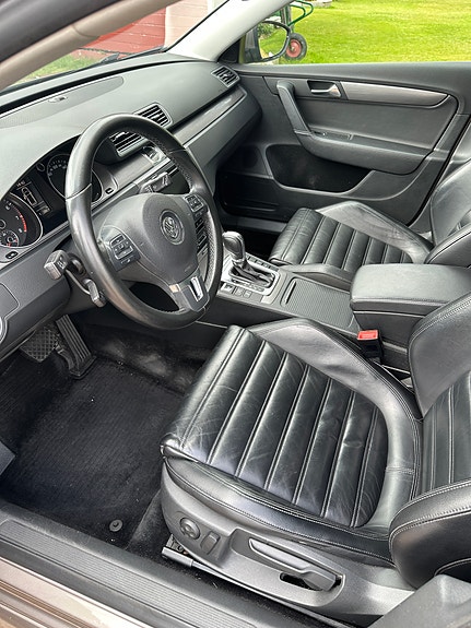 Volkswagen Passat 6 of 16