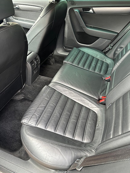 Volkswagen Passat 8 of 16