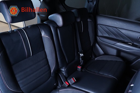 Mitsubishi Outlander 12 of 18