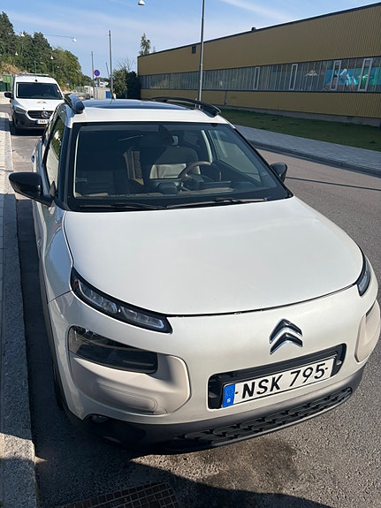 Citroen C4 Cactus 2 of 4