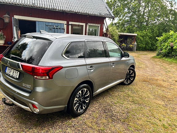 Mitsubishi Outlander 3 of 8