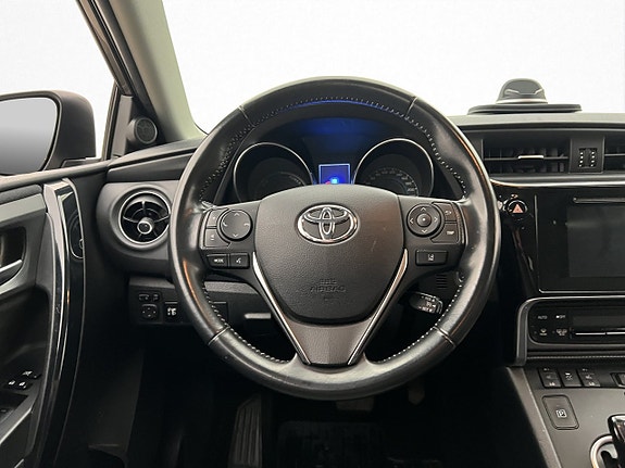 Toyota Auris 13 of 30