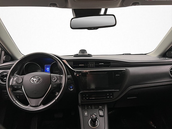 Toyota Auris 12 of 30